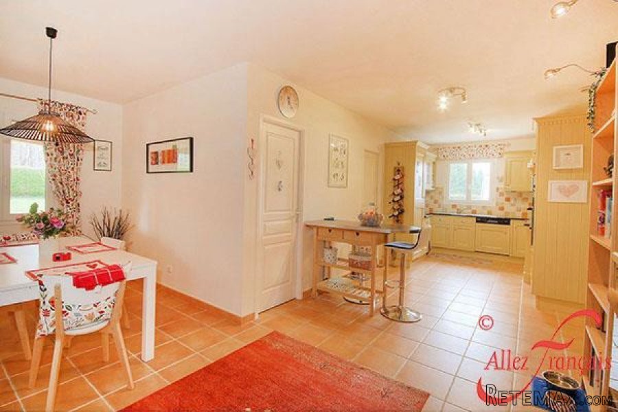 Roussines (Charente) - Immaculately presented three bedroom.. - 6