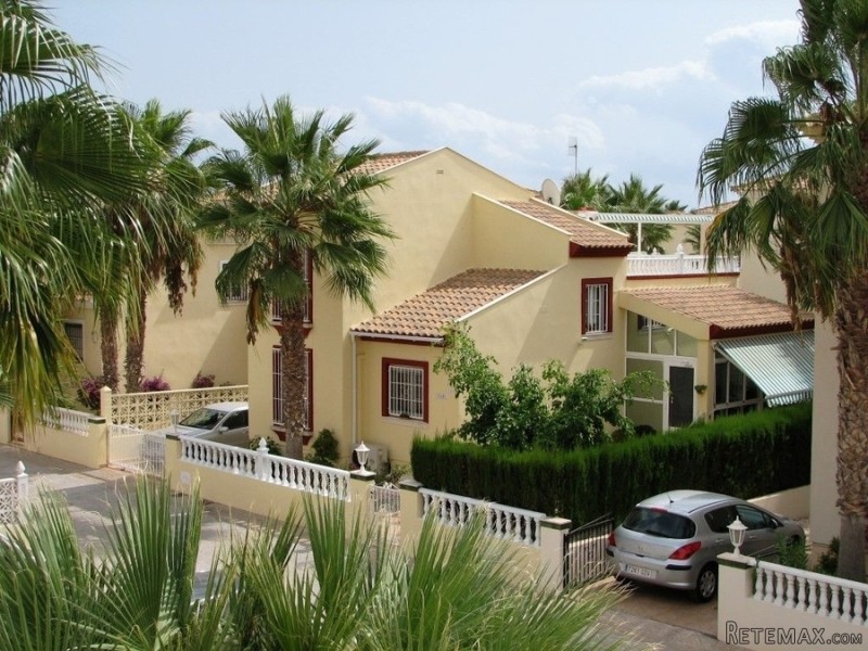 3 Bedrooms - Villa - Alicante - For Sale