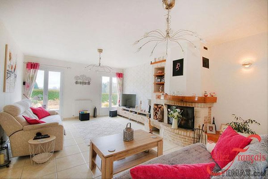 Roussines (Charente) - Immaculately presented three bedroom.. - 8