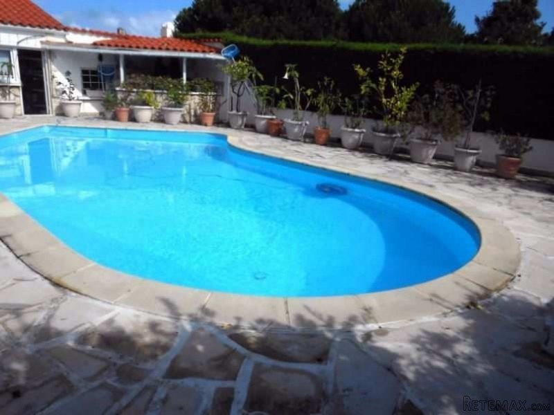 Stunning Villa with Pool on Atlantic..