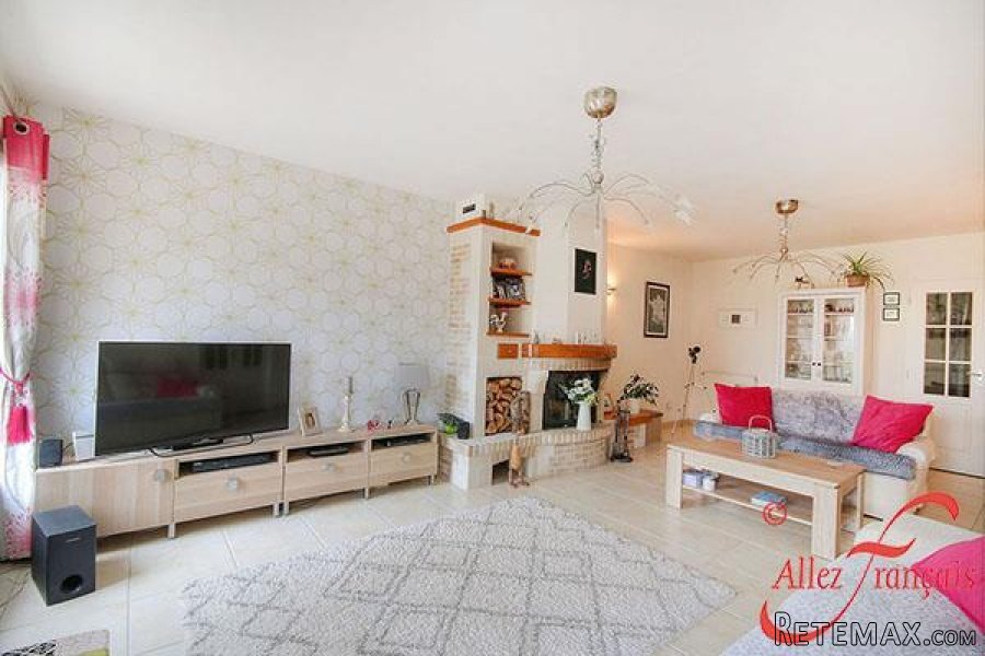 Roussines (Charente) - Immaculately presented three bedroom.. - 9