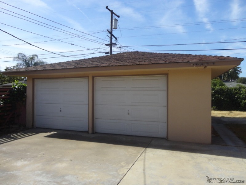 925 W Princeton Ave Fresno, CA, 93705.. - 2