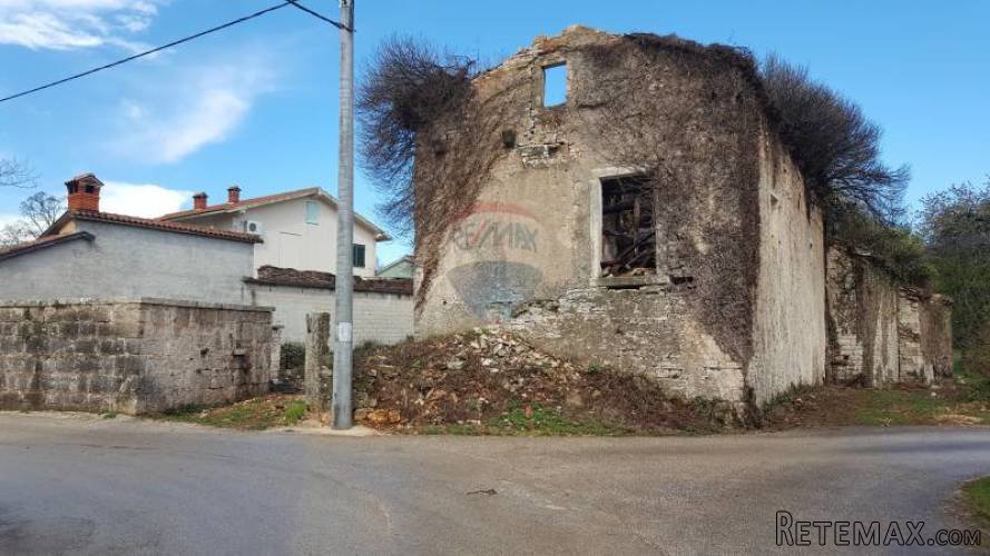 Građevinsko zemljište od 4000m2 u blizini Žminja