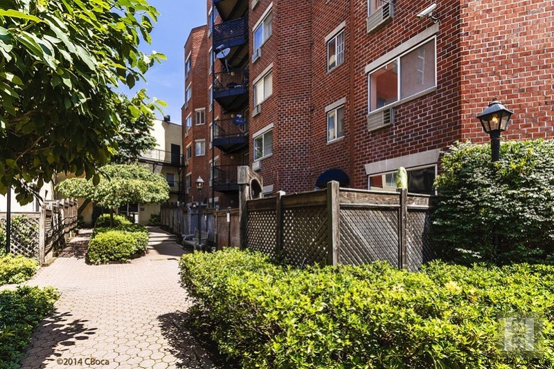 1 bedroom Apartment For Sale: 6120 71..