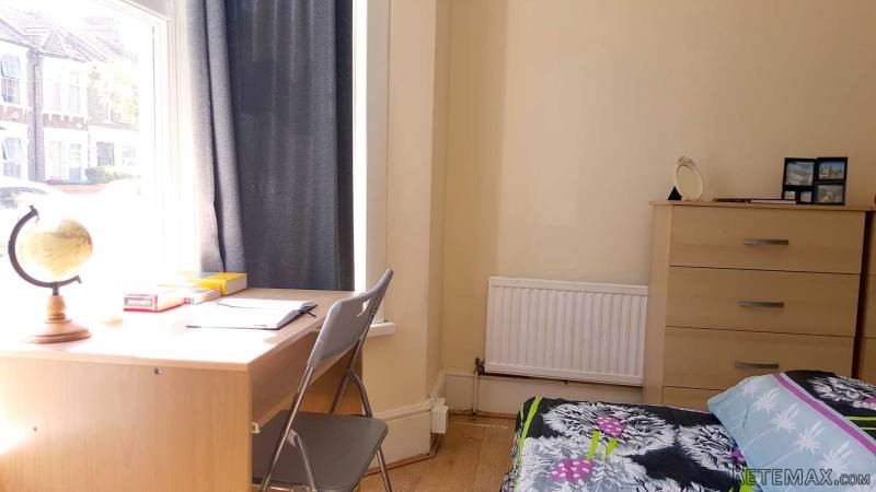 Double room, Zone 3, Leyton (share or..