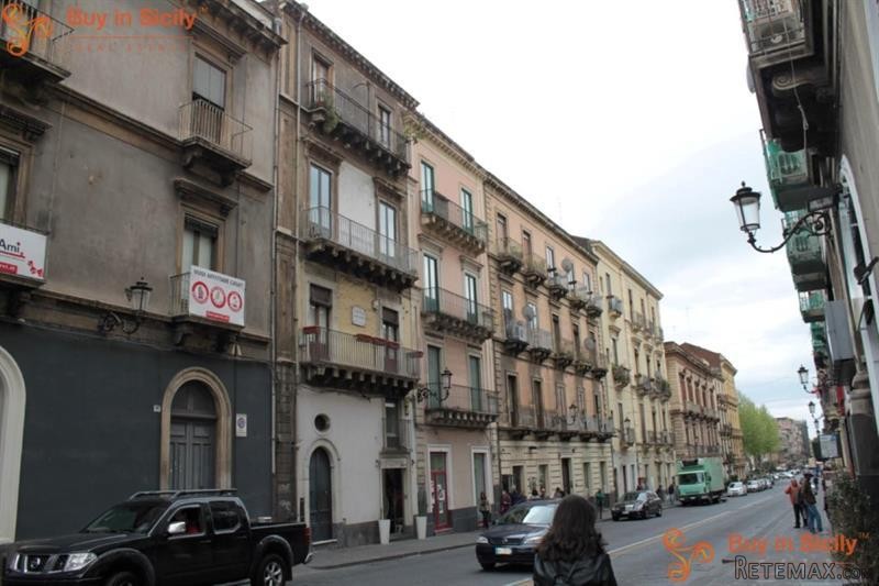 4 bedroom Apartment For Sale: Catania.. - 2