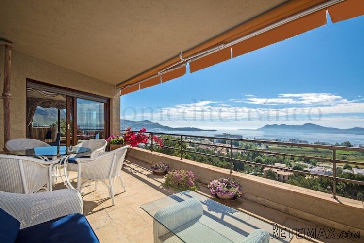 As sole agent we are glad to present this luxurious..
