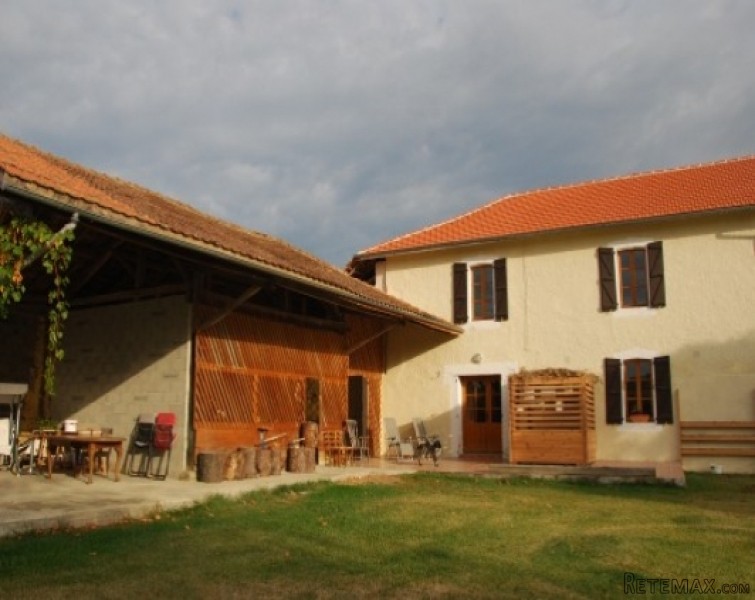 Restored farmhouse with large garden..