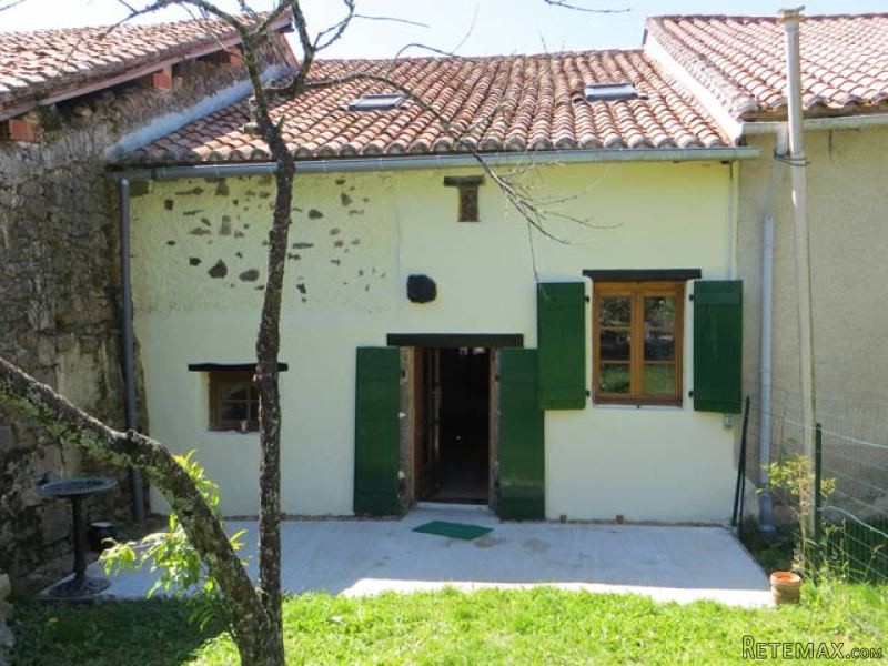Beautifully Renovated 2 Bed House In..