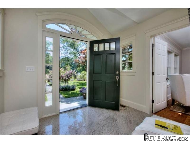 4 bedroom House For Sale: 9 LAKESIDE.. - 2