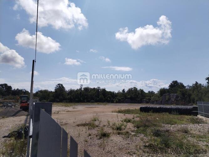 VIškovo, 6.401m2, negrađevinski teren u poslovnoj zoni - 3