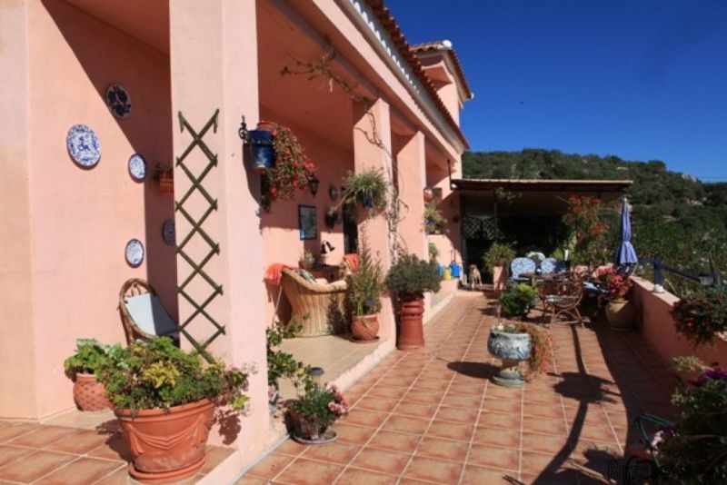 3 bedroom, 2 bathroom Finca/Country..