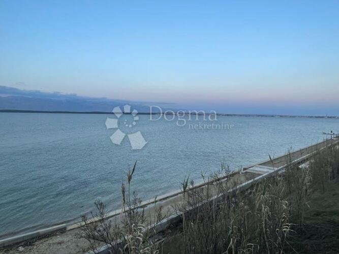 Građevinsko zemljište s pogledom na more
