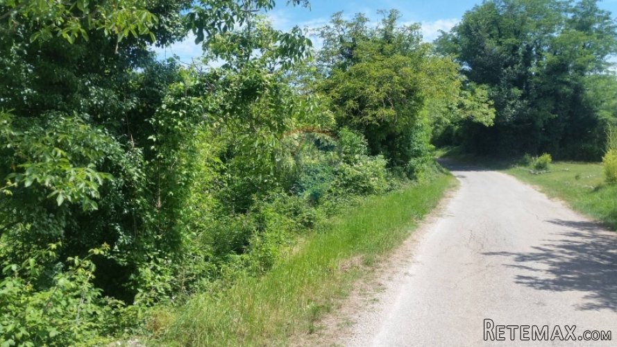 ODLIČNA PRILIKA- GRAĐEVINSKO ZEMLJIŠTE 5 KM OD LABINA!