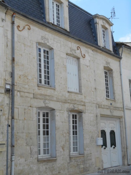 Townhouse For Sale St Jean D Angely