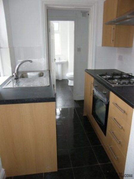 2 bedroom, Flat house for sale - 2