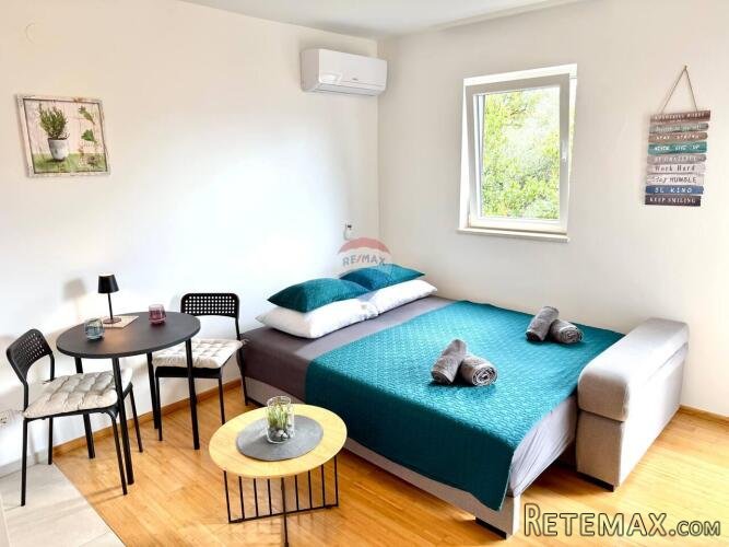 OTOK KRK -NJIVICE studio apartman 400 metara do plaže