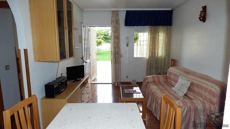 2 bedroom, 1 bathroom Apartment, (build..