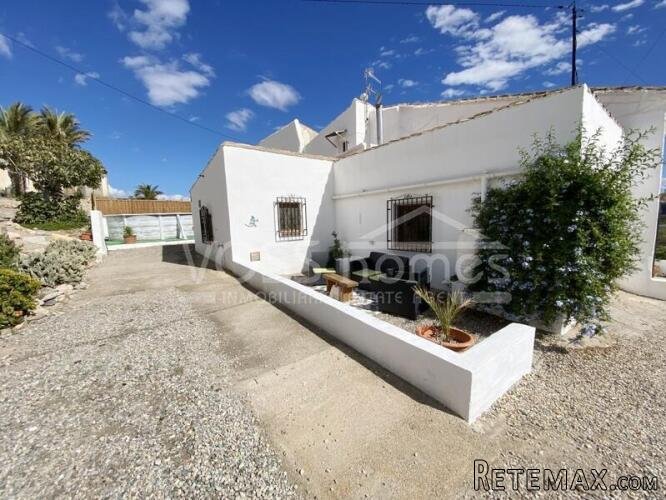 NEW & EXCLUSIVE TO VOSS HOMES - A large, lovingly.. - 9