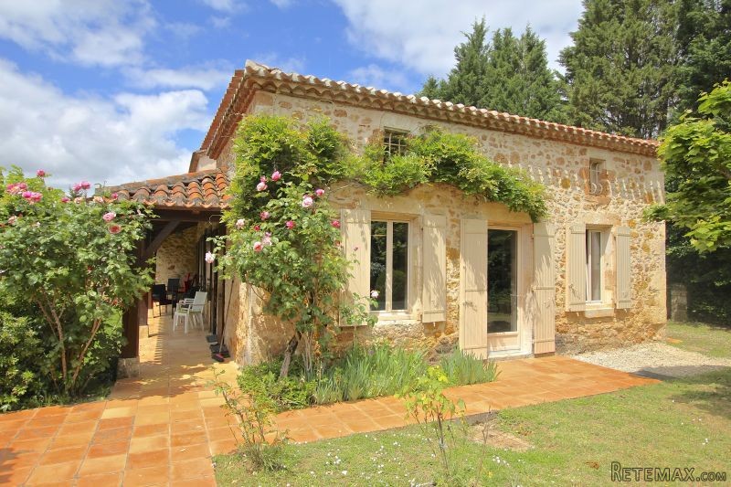 Stunning stone character 5-bed property..