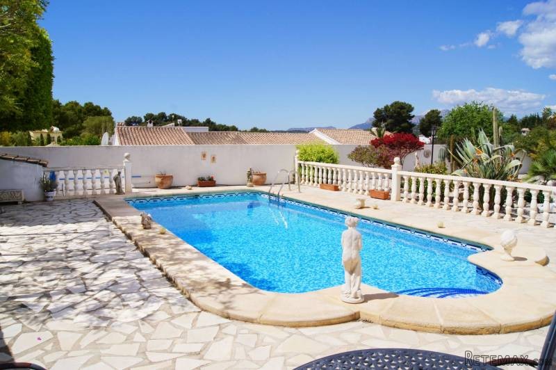 Villa within easy walking distance of.. - 2