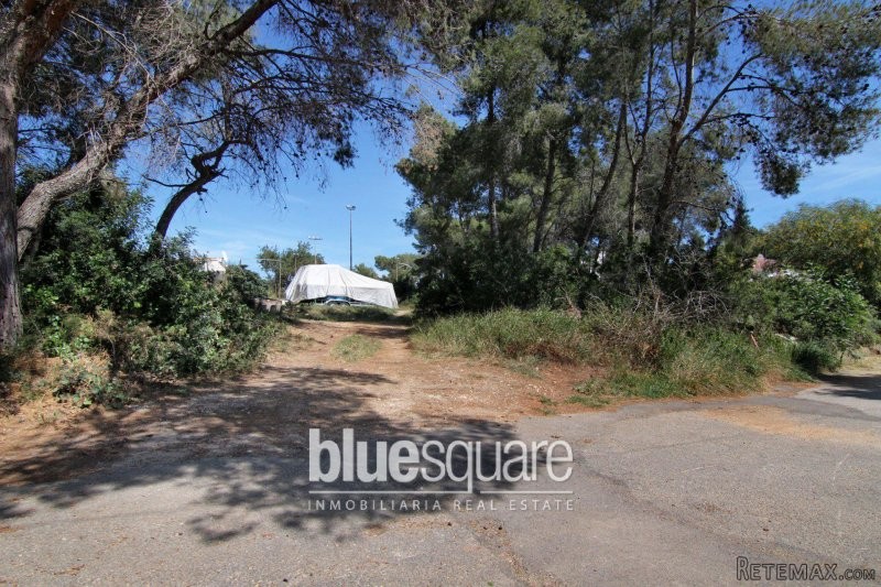 Flat plot with partial sea view near..