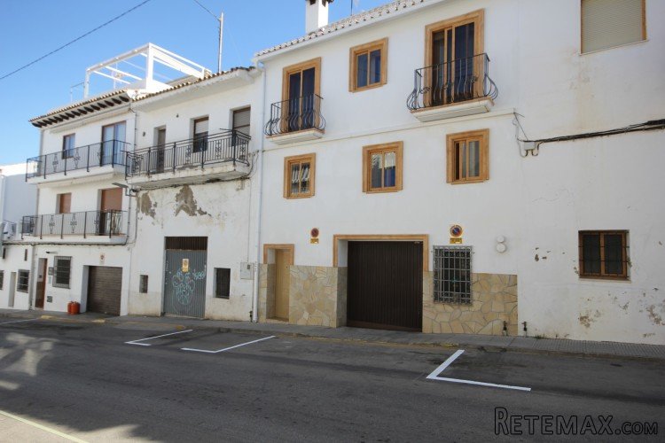 Byhus i central Altea