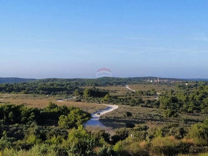 Istra, Premantura - zemljište T3 zona, 250 m od plaže - 2