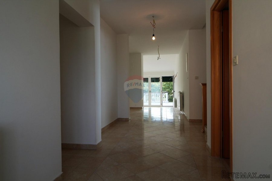Viškovo, Dovičići, predivna kuća 520m2 s dva stana, velikom - 3