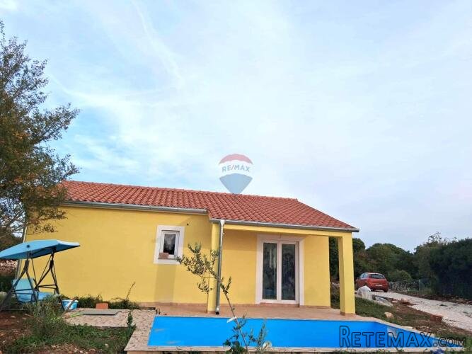 Istra, Svetvinčenat, Čabrunići- dvije spavaće sobe, 70 m2