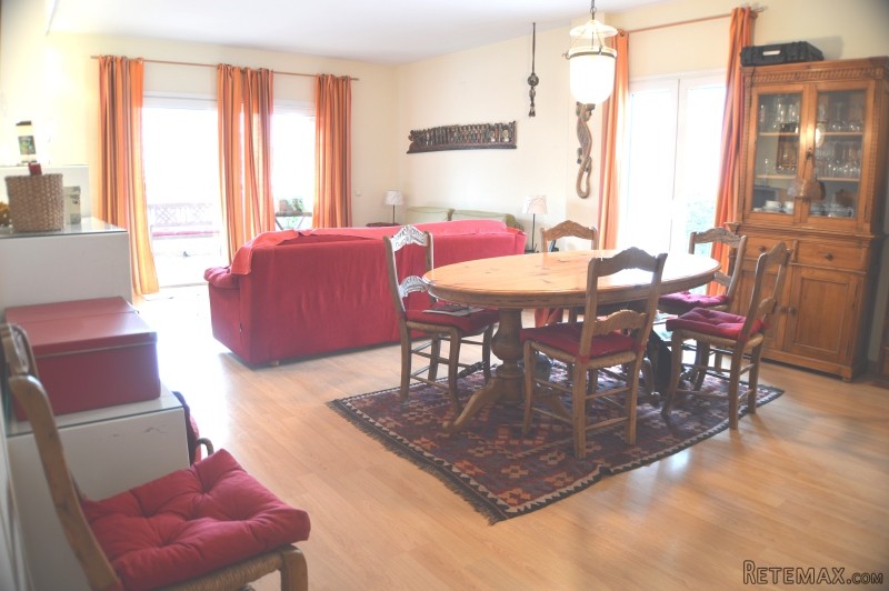 Spacious apartment within a kilometre.. - 2