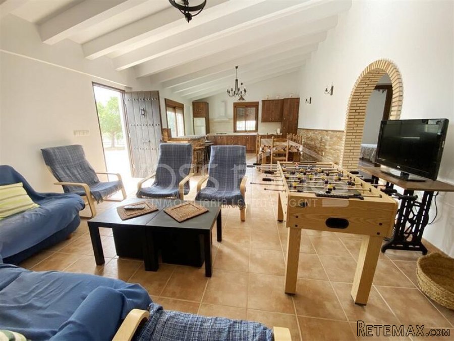 NEW LISTING TO VOSS HOMES - A 2 bed, 2 bath Country.. - 6