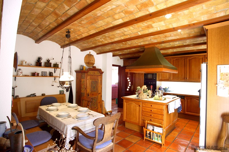 Rustic Style Villa With Panoramic Views..