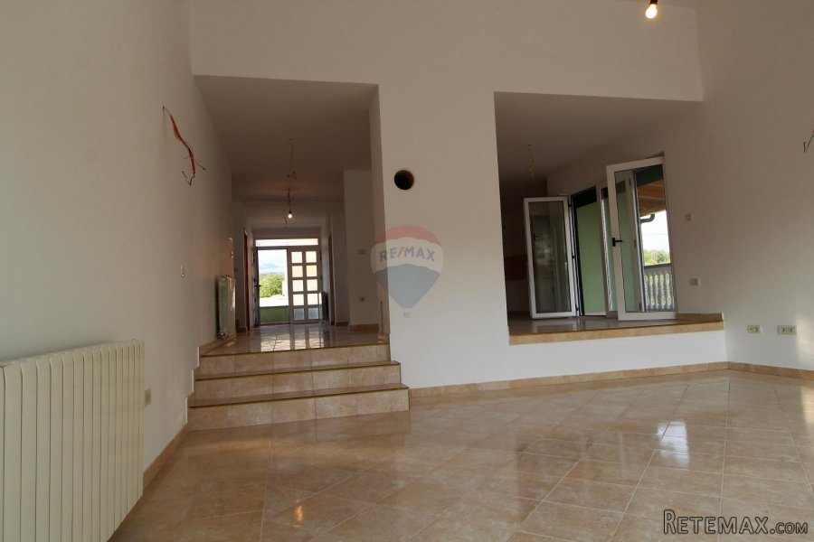 Viškovo, Dovičići, predivna kuća 520m2 s dva stana, velikom - 6