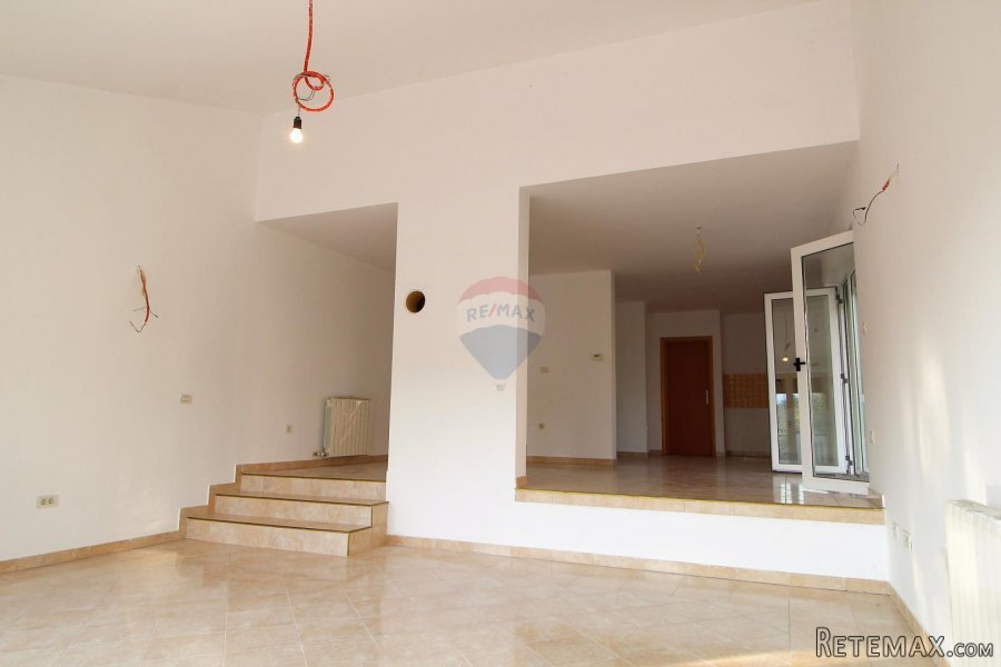 Viškovo, Dovičići, predivna kuća 520m2 s dva stana, velikom - 7