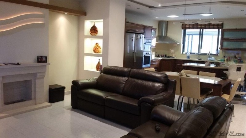 Flat, Luxurious Finish