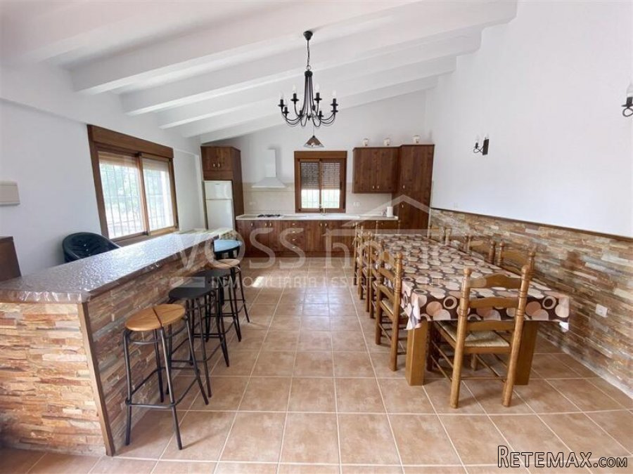 NEW LISTING TO VOSS HOMES - A 2 bed, 2 bath Country.. - 9