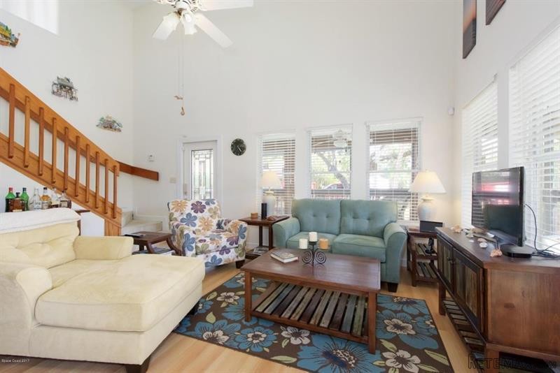 3 bedroom Flat For Sale: 6310 Treetop.. - 2