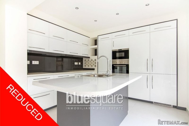 Modern 3 bedroom apartment in Javea port