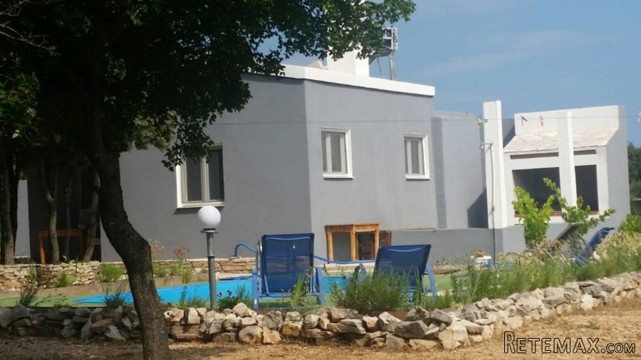 Prodaje se kuća na osami