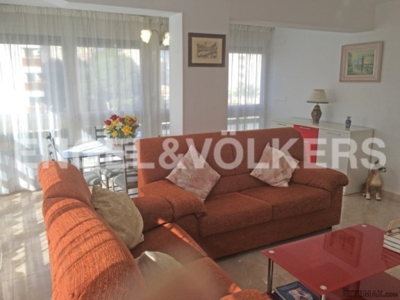 Cozy And Sunny Reformed Apartment