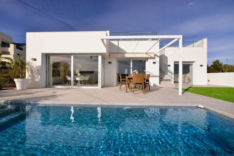 3 Bedrooms - Villa - Alicante - For Sale