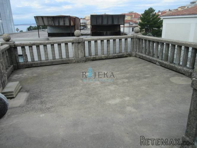Crikvenica, strogi centar - RIJETKOST, kuća idealna kao..