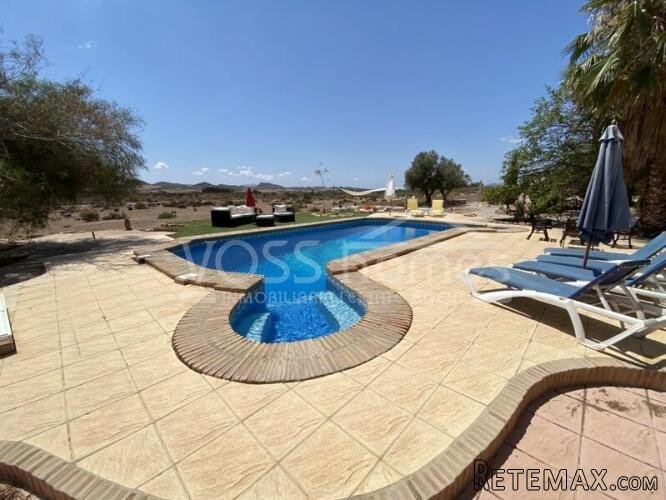 EXCLUSIVE TO VOSS HOMES - Large, renovated, country house.. - 8