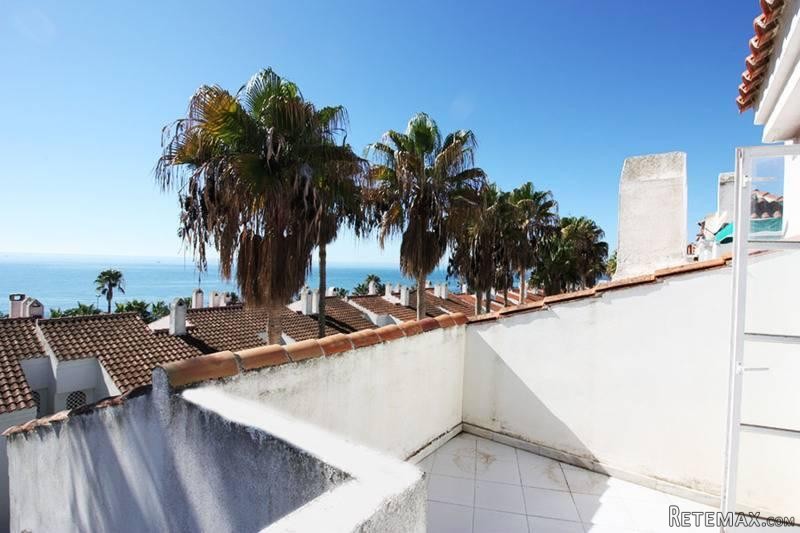 2 bedroom town house for sale
