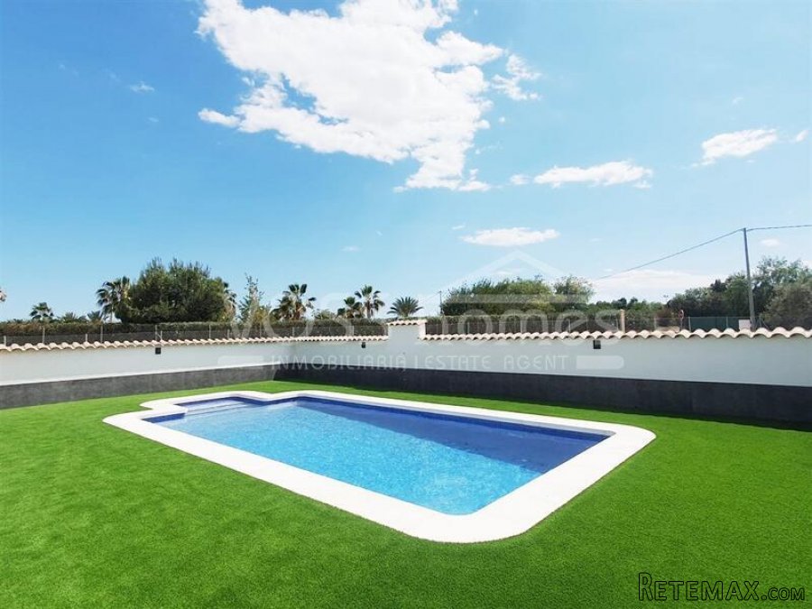 NEW LISTING TO VOSS HOMES - A large, recently modernized 5.. - 3