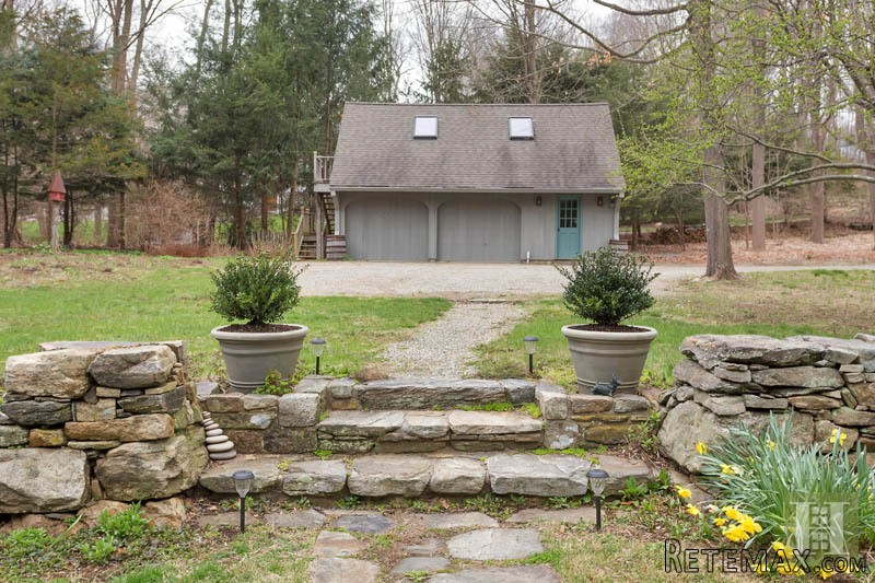 2 bedroom House For Sale: 150 CEDAR.. - 2