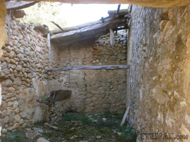 Plot of 7000m2 with a ruine approx. 70m2 to reform.. - 4