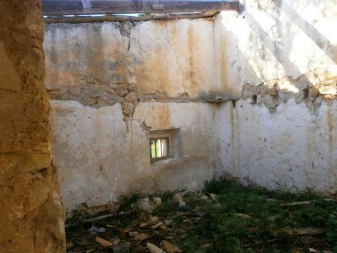 Plot of 7000m2 with a ruine approx. 70m2 to reform.. - 5