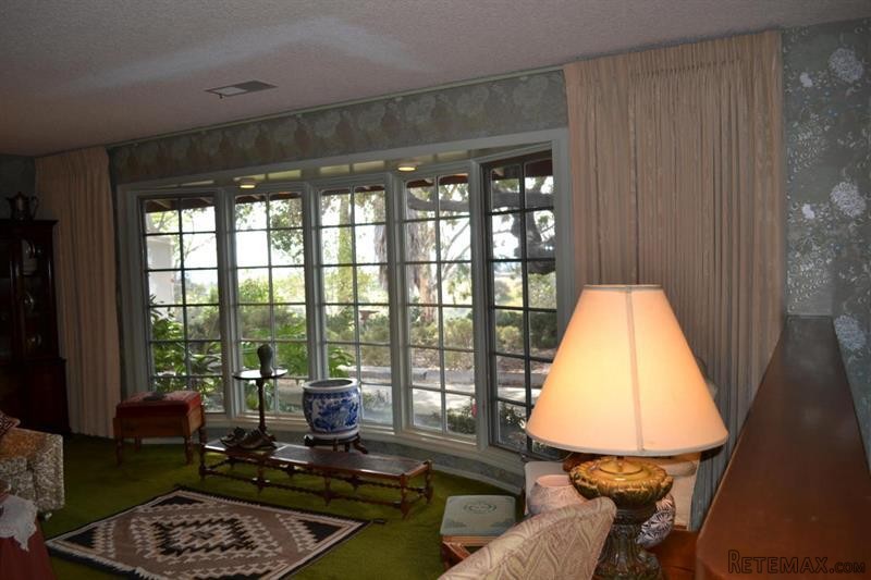 3 bedroom House For Sale: 3231 Live Oak.. - 2